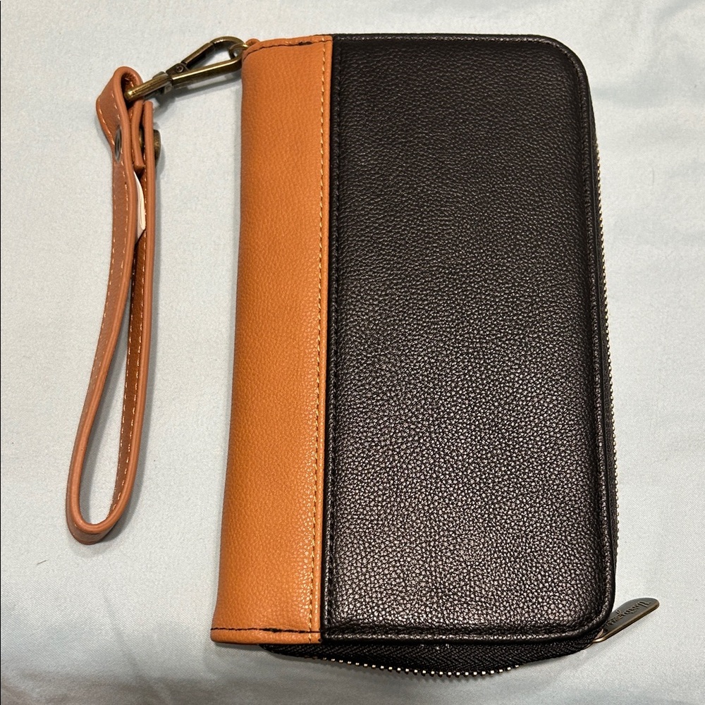 SOLD Black and Tan Wristlet Wallet